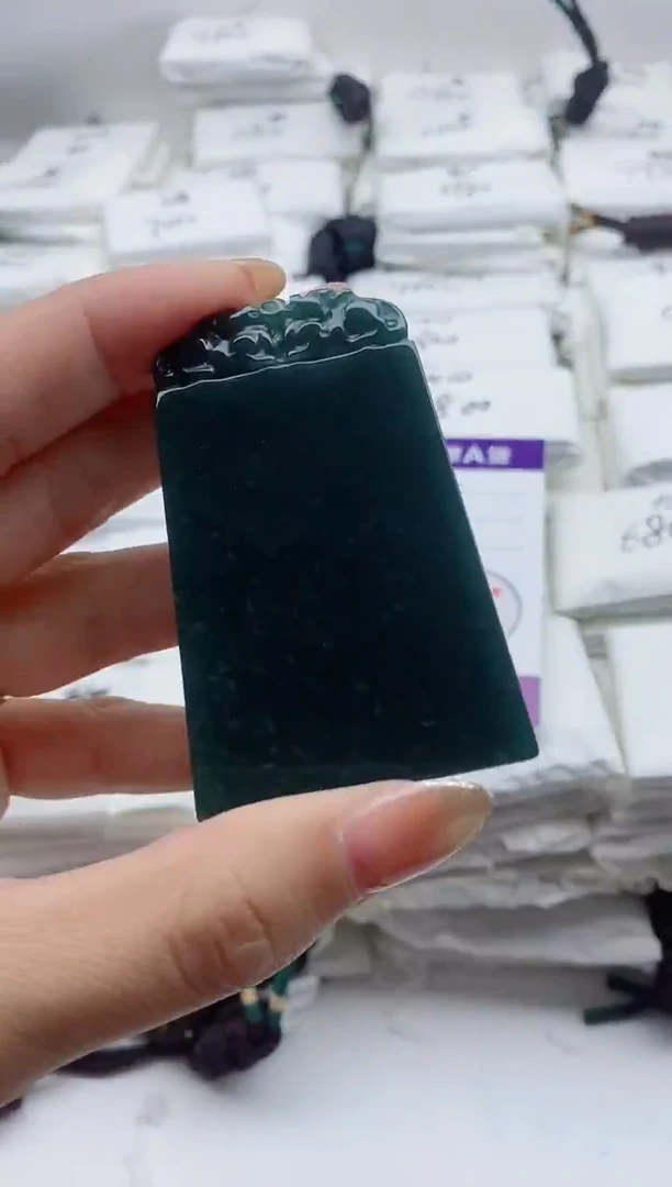 颈饰未镶嵌翡翠8