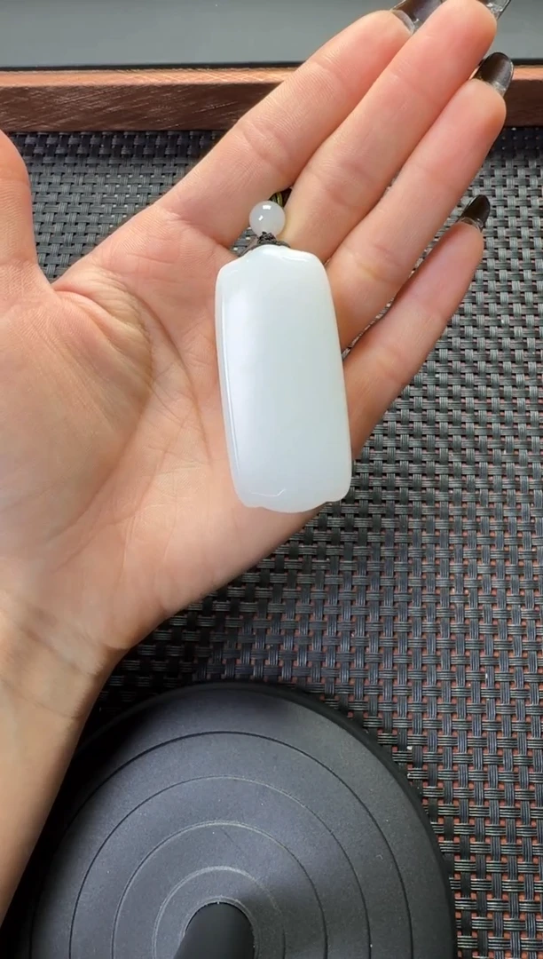 吊坠(赠链)未镶嵌和田玉且末天泰白玉无事牌