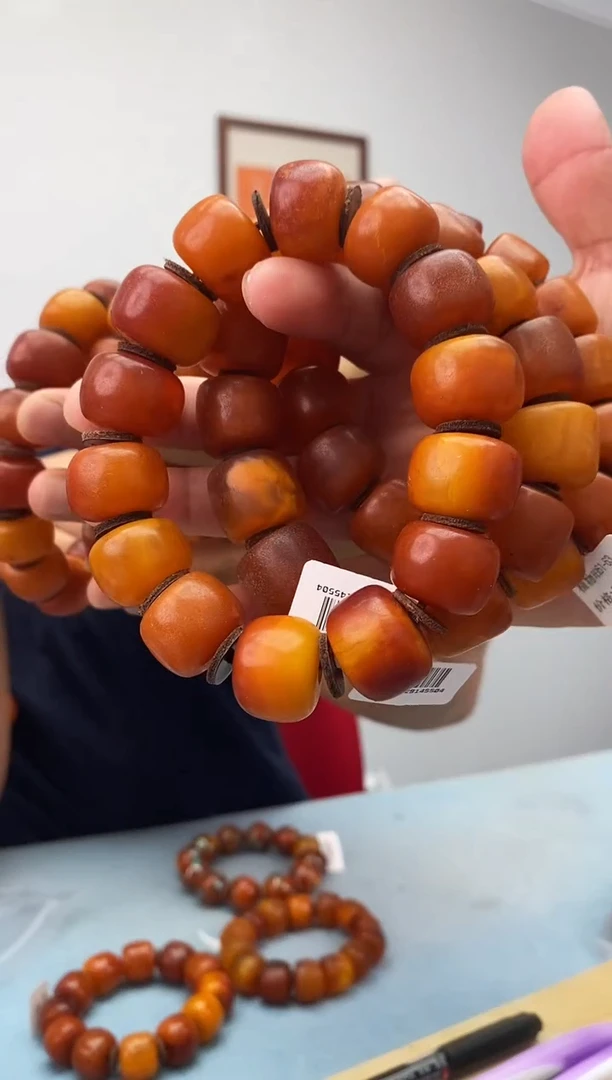 蜜蜡未镶嵌珠宝奇石假一罚十，微瑕植物珀多样性发一件059