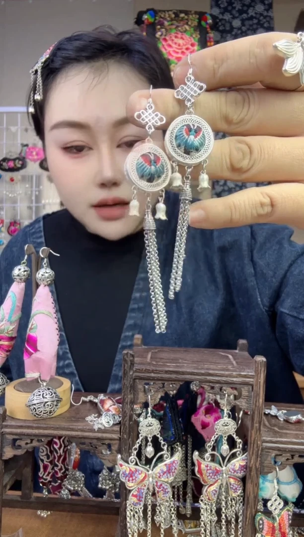 【闪购商品】刺绣纯手工苗绣非遗耳环