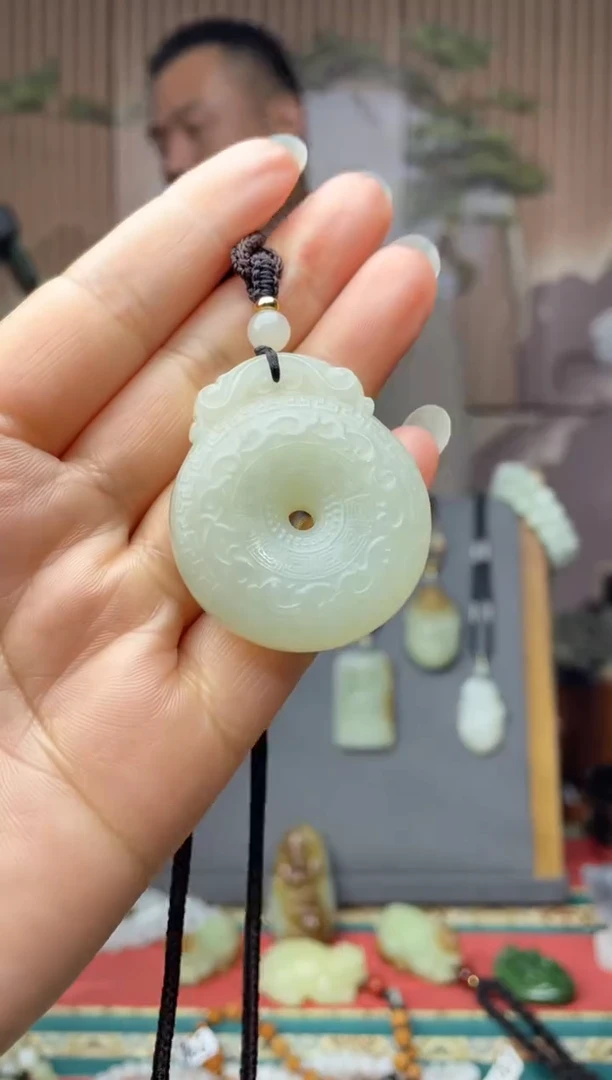 颈饰未镶嵌和田玉拍一发一