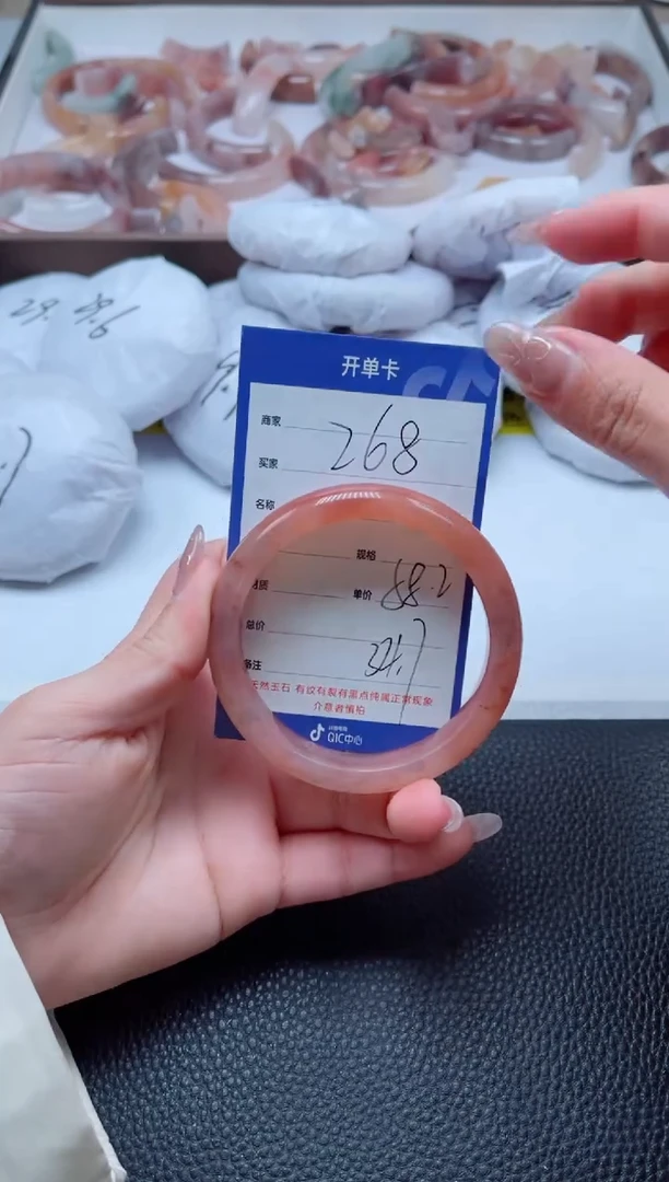 【闪购商品】石英质玉手镯未镶嵌268-58