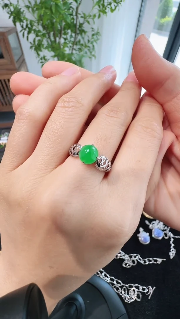 18K金镶嵌戒指翡翠00007900