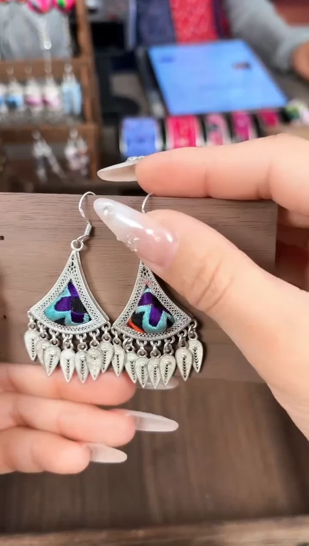 织绣民族风非遗老绣饰品069