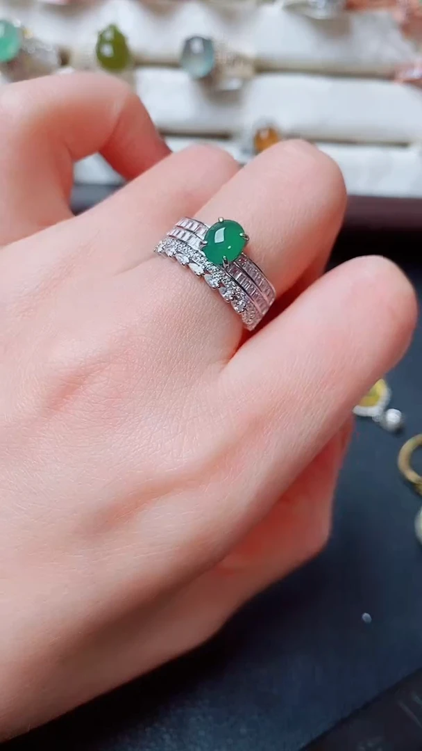 银S925镶嵌戒指翡翠....