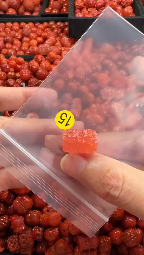 颈饰未镶嵌南红玛瑙1