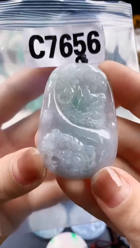 颈饰未镶嵌翡翠天然翡翠吊坠挂件