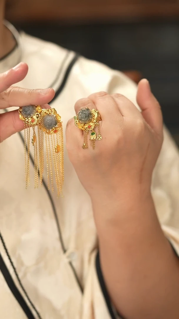 【闪购商品】翡翠耳饰银S925镶嵌赠戒指