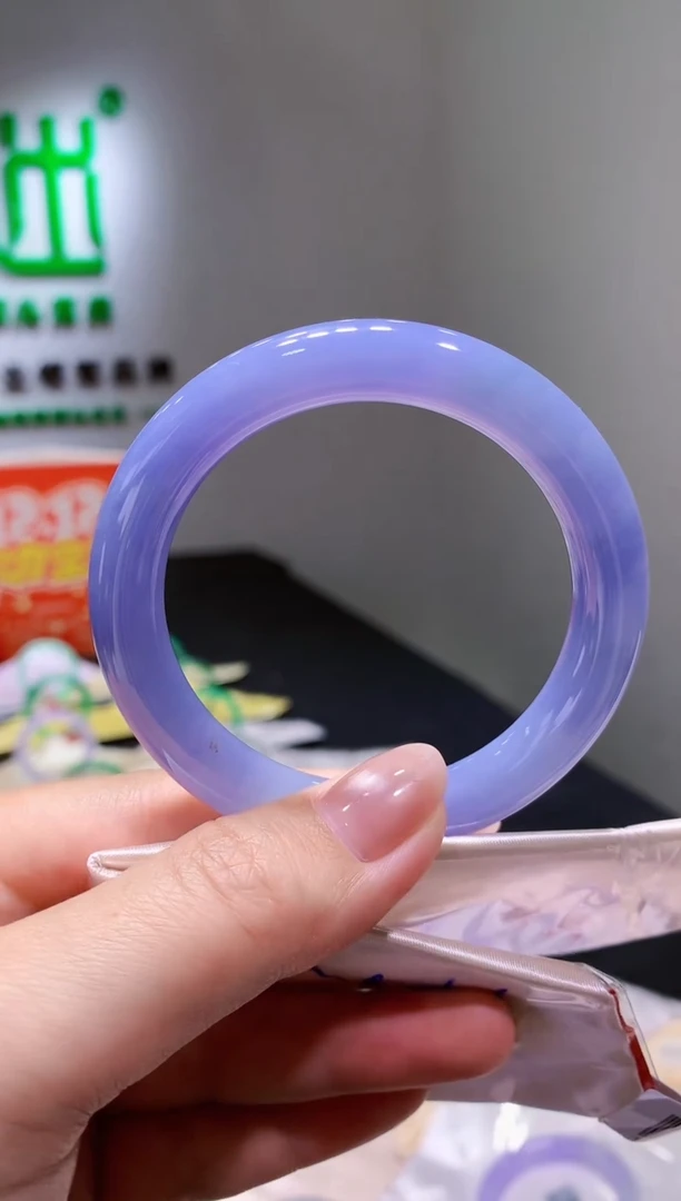 未镶嵌手镯翡翠-k47  天然缅甸A货翡翠55.5圆条总价14.8万定金2万