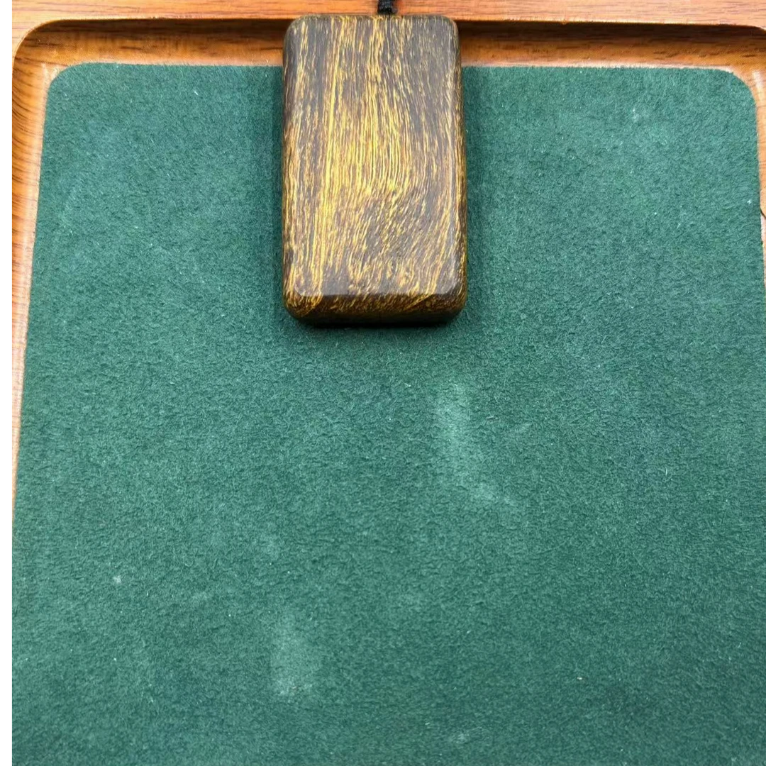 TLYN127 红土奇楠无事牌（多样性发货）