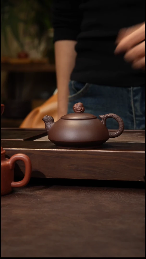 茶壶紫砂紫泥鸿运当头壶160cc左右