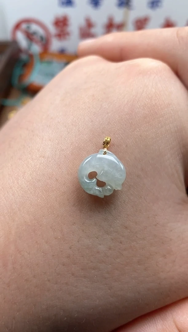 【闪购商品】翡翠颈饰未镶嵌哥哥