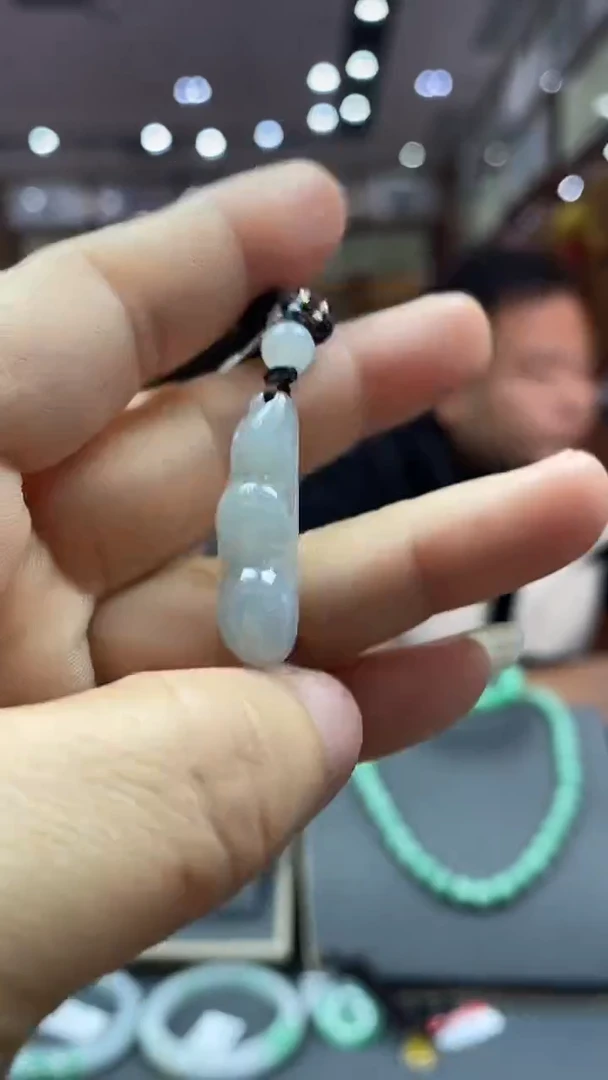 颈饰未镶嵌翡翠豆子 02号