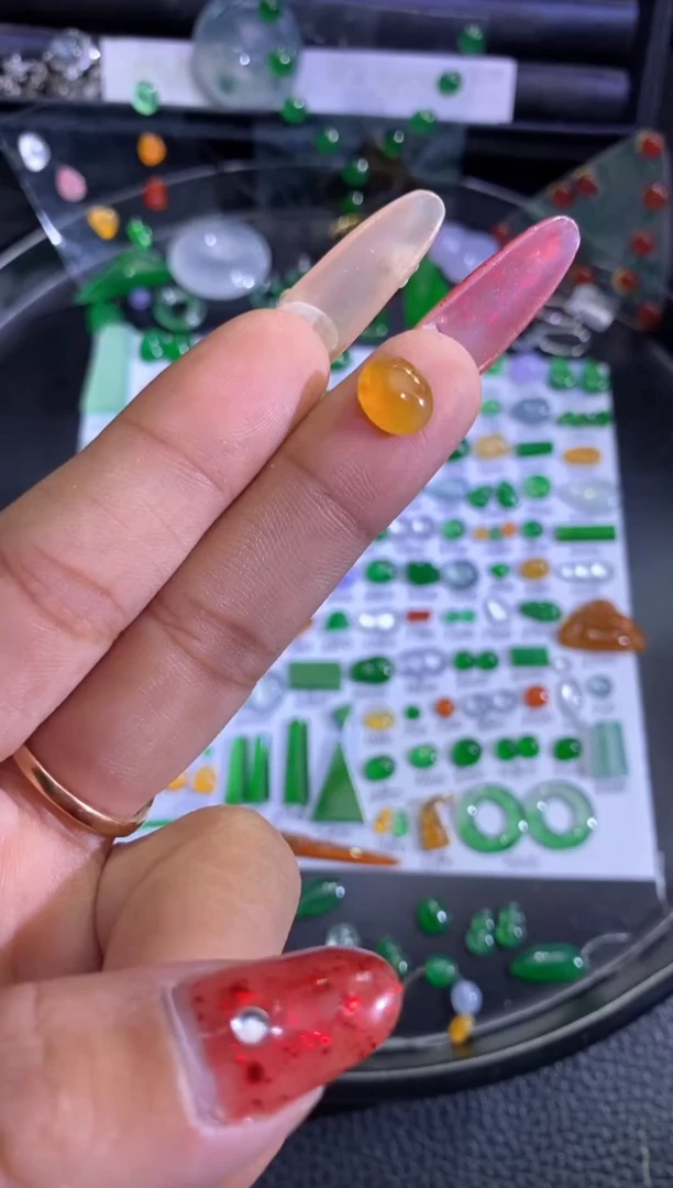 未镶嵌挂件翡翠蛋