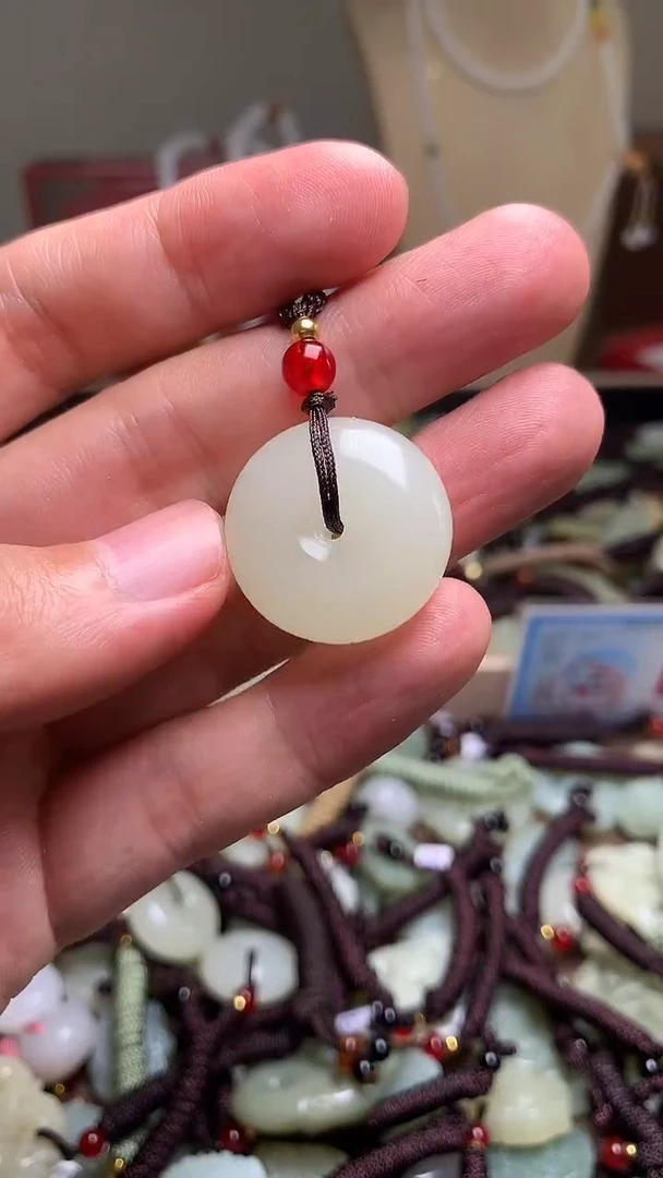 玉新疆料青海料清水平安扣吊坠