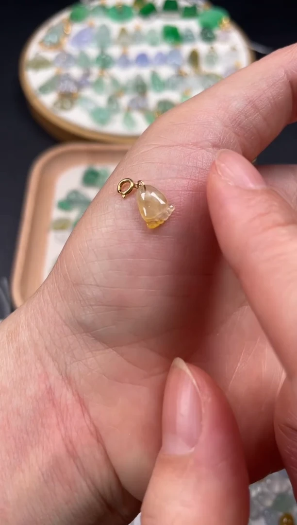 吊坠(不含链)18K金镶嵌翡翠一个JK718