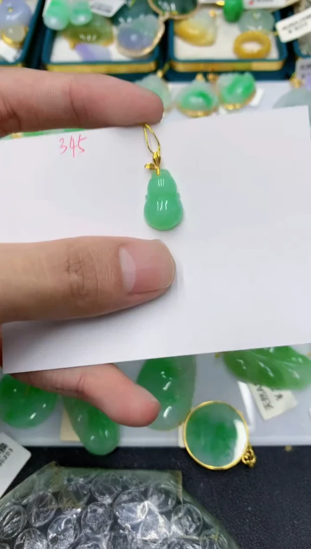 颈饰18K金镶嵌翡翠111111