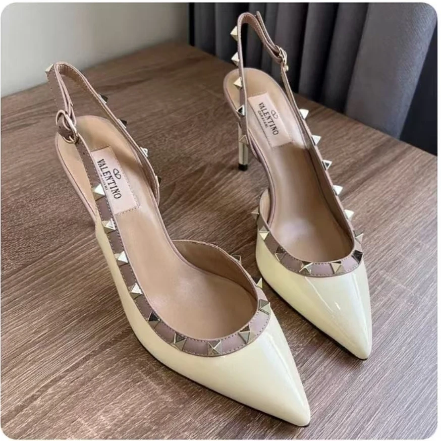 99新 Valentino/华伦天奴 奶白色铆钉高跟鞋 37.5