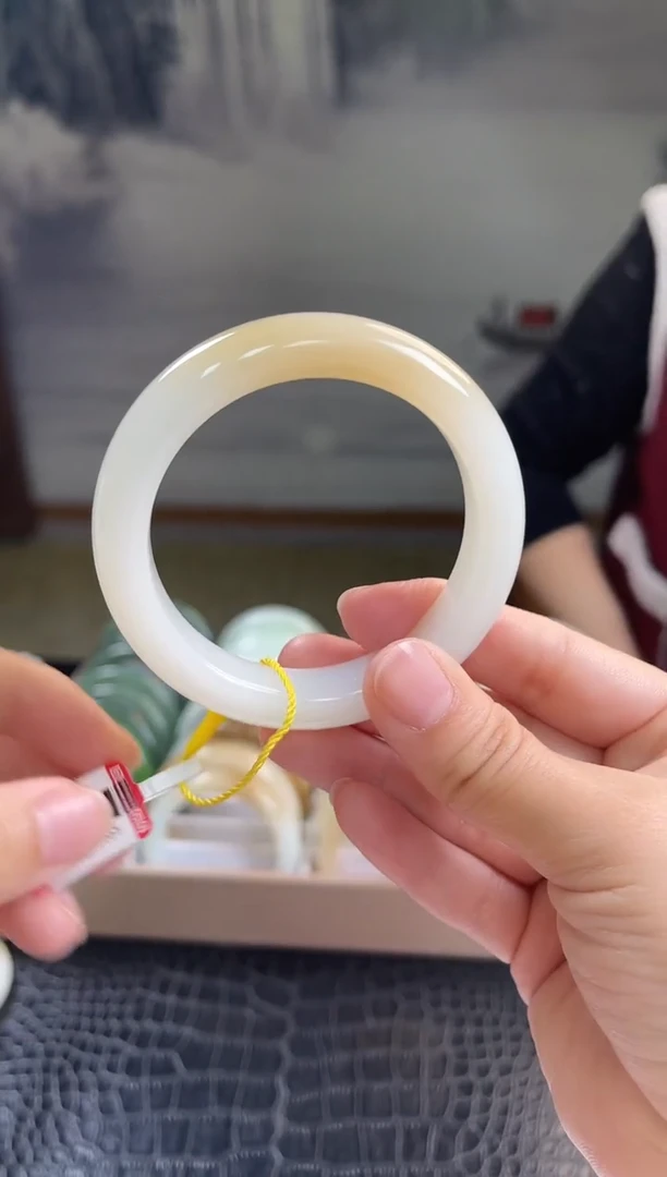 未镶嵌手镯和田玉54+圈口6385