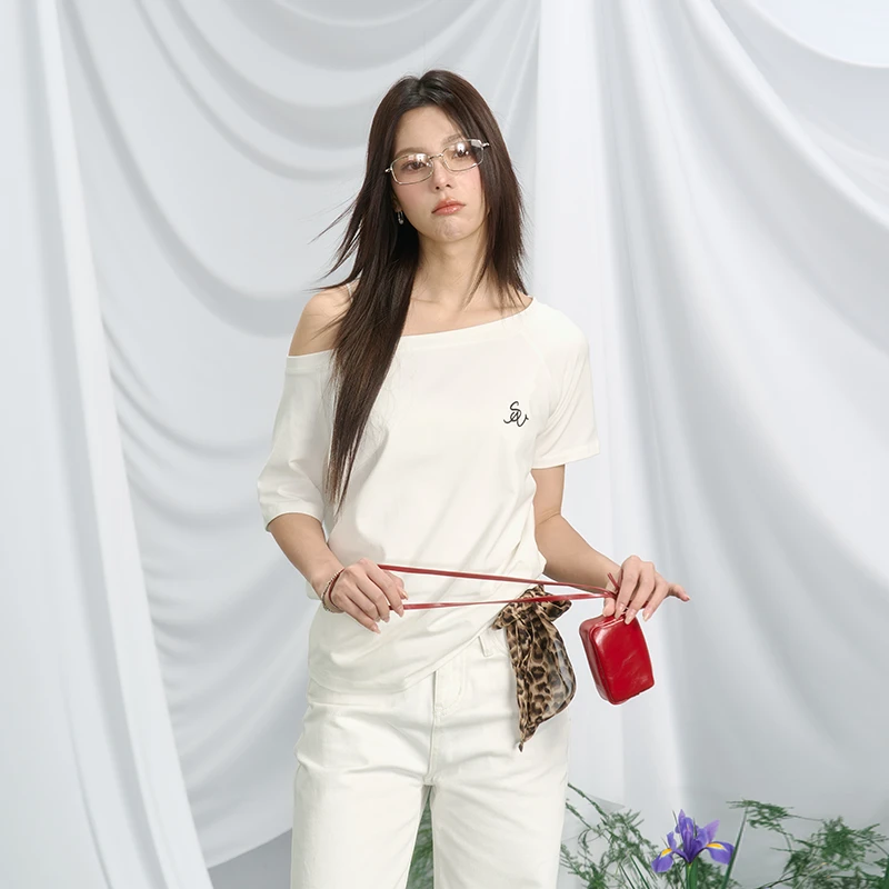 iNSLiiSA纯欲斜肩短袖T恤女宽松显瘦休闲百搭夏季新款小个子上衣