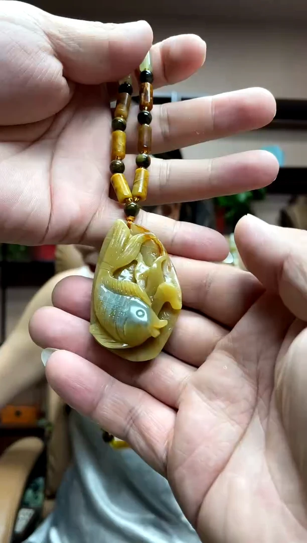 岫玉未镶嵌吊坠·