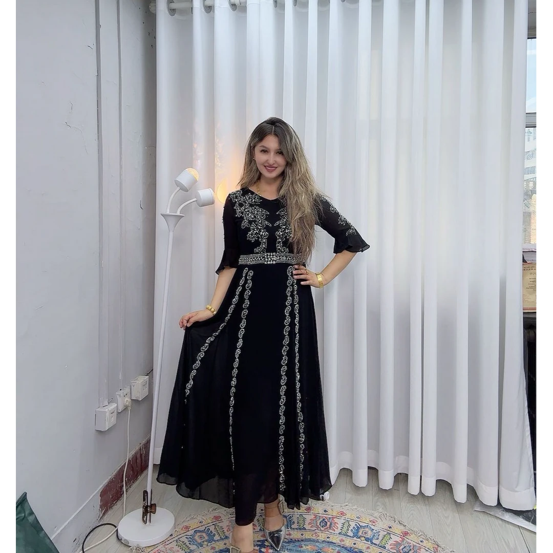 新款秋季线条花连衣裙 显瘦 气质 长款