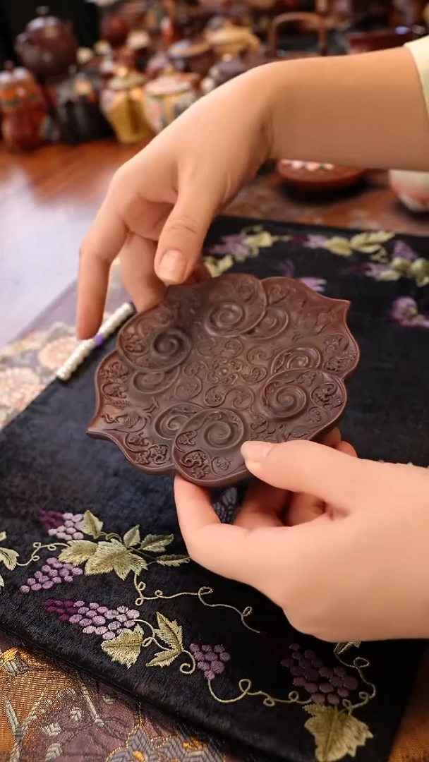紫砂茶宠古红泥菱花盘