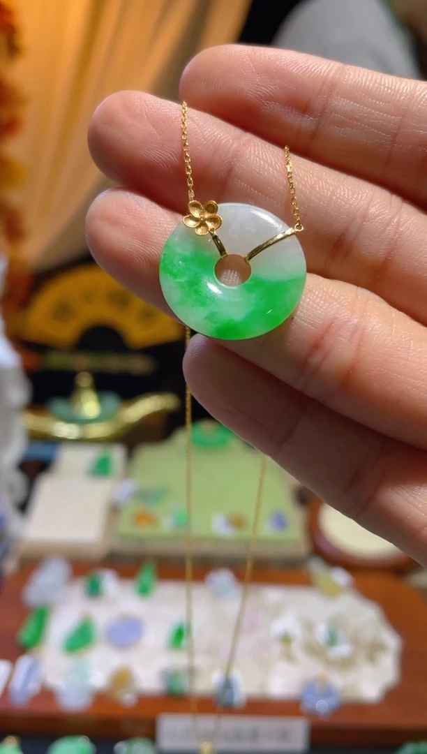 翡翠18K金镶嵌颈饰甜甜圈锁骨链