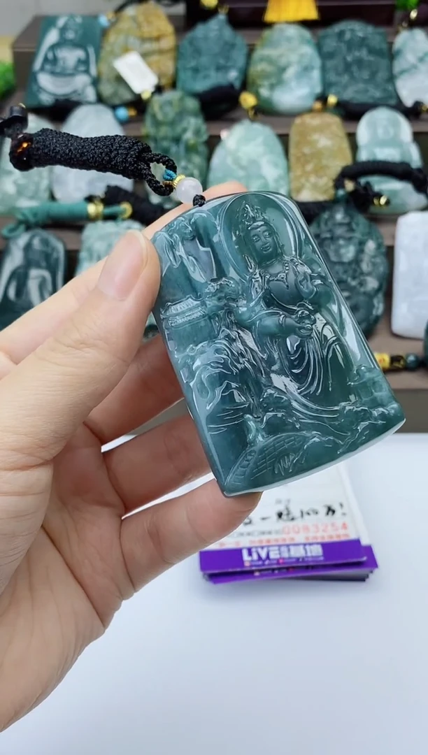 翡翠未镶嵌颈饰