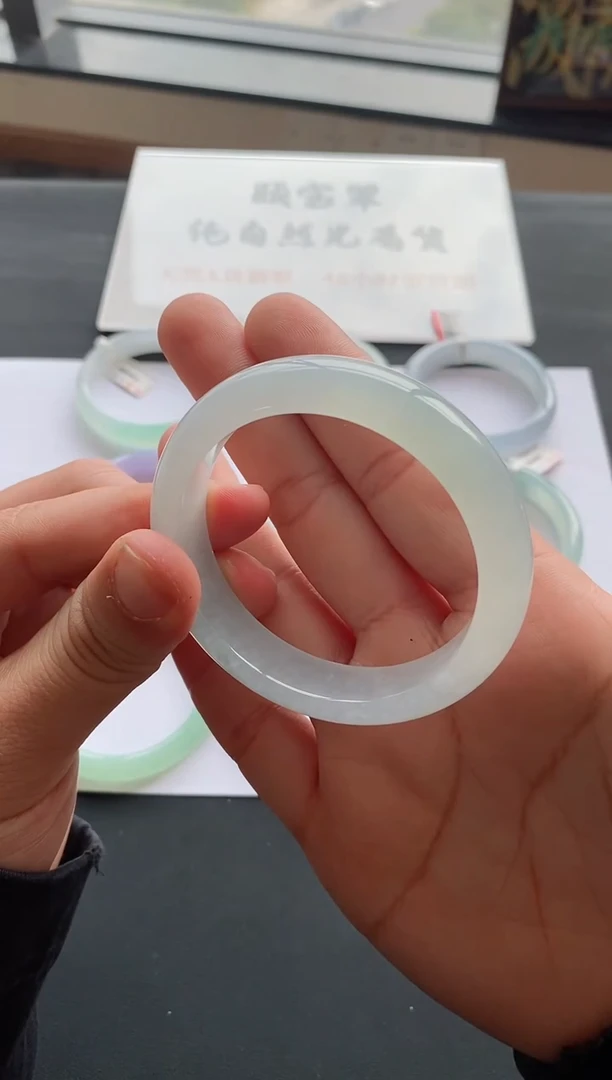 【闪购商品】翡翠手镯未镶嵌63号56.6*13.9*8.4正圈