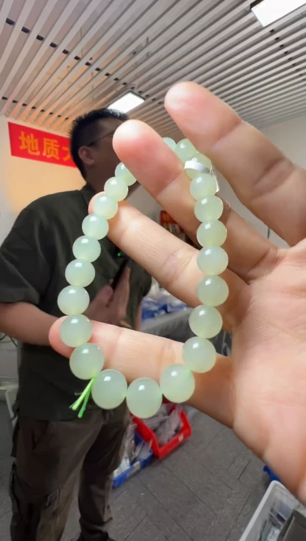 手串未镶嵌和田玉约8mm和田玉晴水圆珠手串