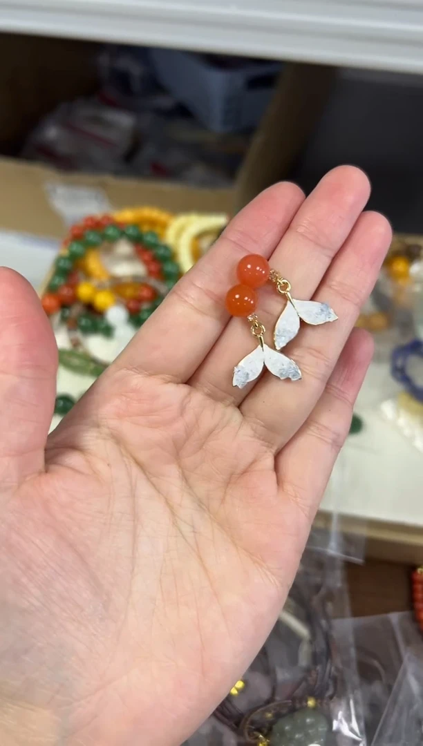 颈饰银S925镶嵌南红玛瑙南红玛瑙圆珠银针鱼尾巴银耳钉[85]
