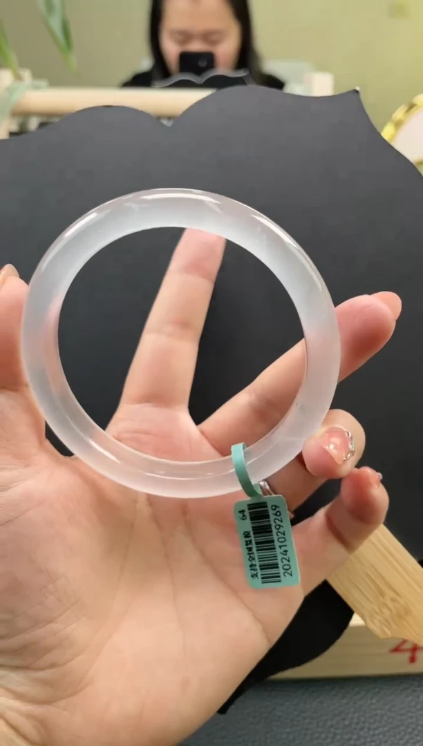 【闪购商品】石英质玉手镯未镶嵌口径64+