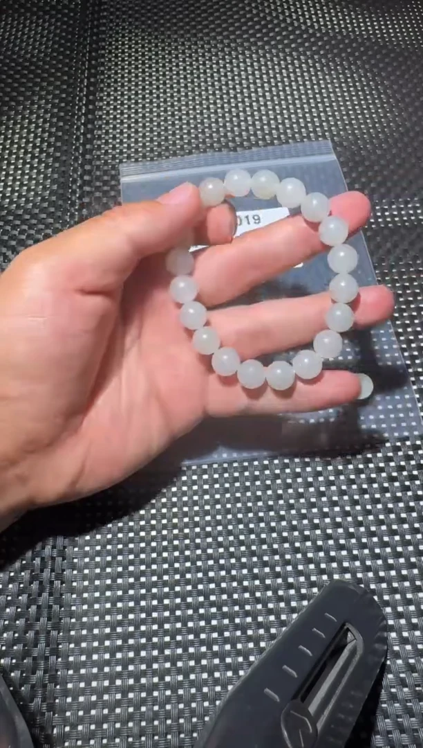 未镶嵌和田玉（糖玉）挂件和田玉