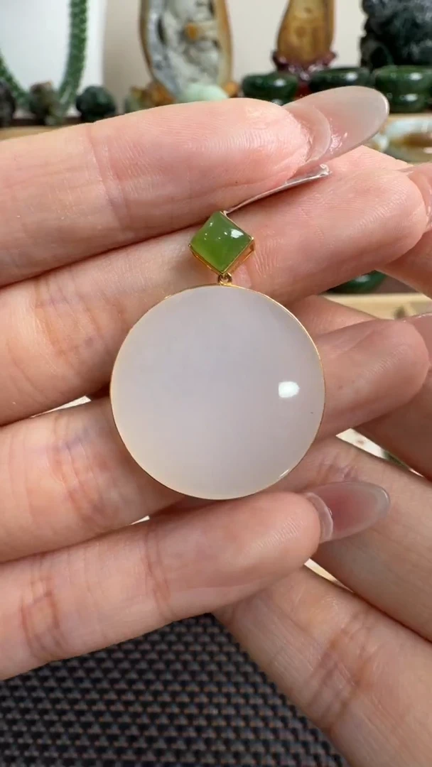 颈饰未镶嵌和田玉挂件