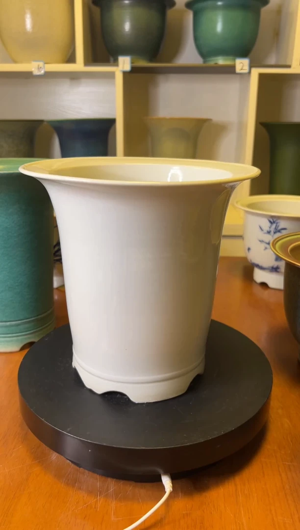 微瑕纯白陶瓷花盆外口23内口18高23