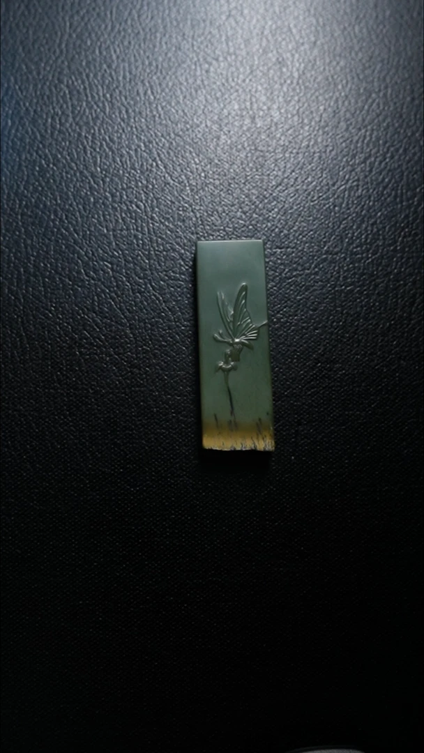 颈饰未镶嵌和田玉蝴蝶牌