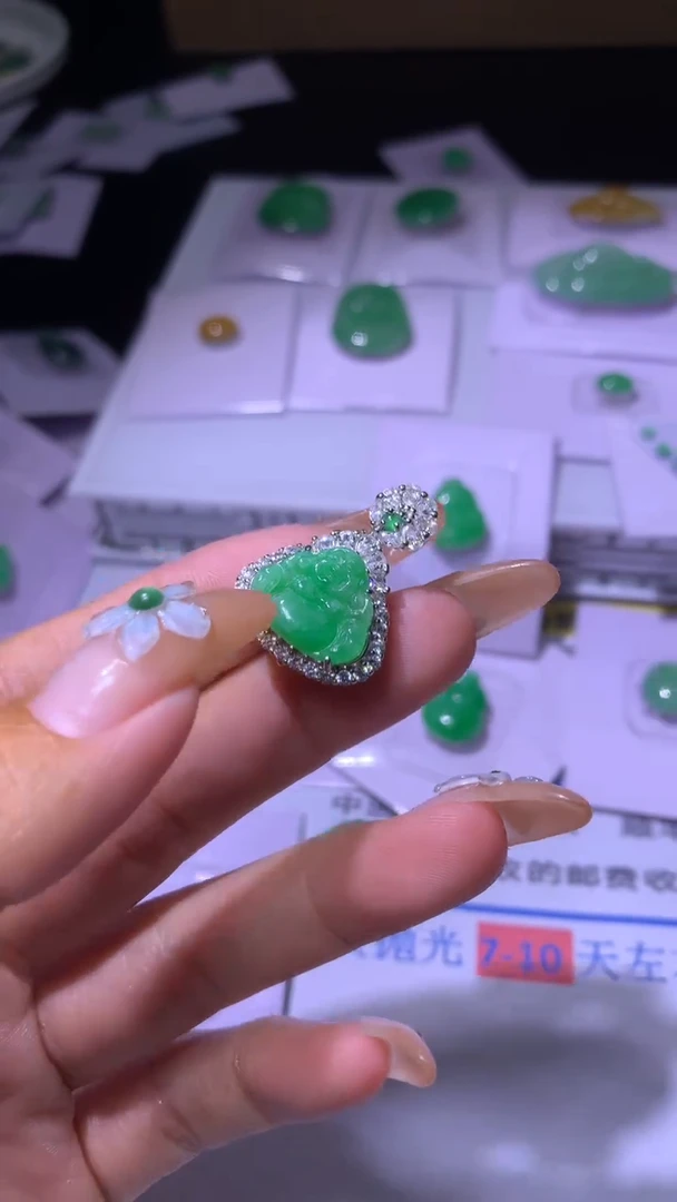 【闪购商品】翡翠未镶嵌颈饰MXX008956