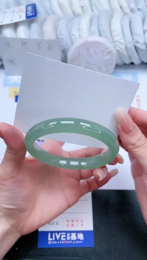 【闪购商品】石英质玉手镯未镶嵌T300-61