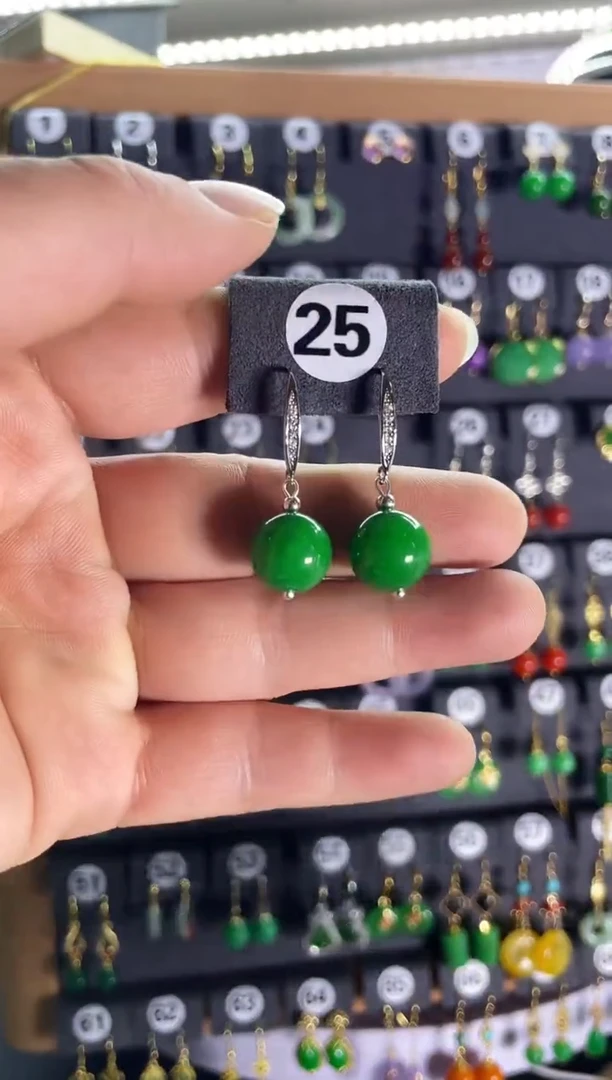 【闪购商品】翡翠耳饰银S925镶嵌25...