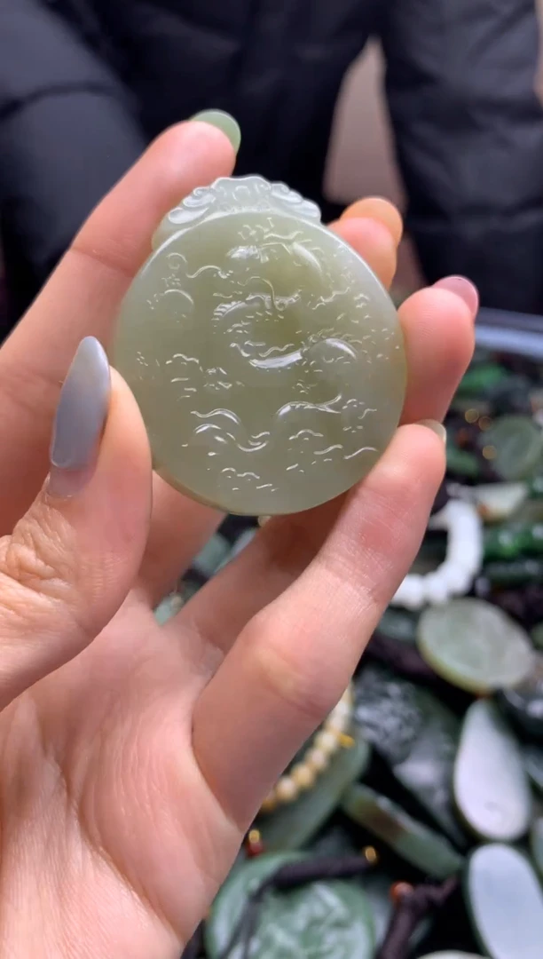 颈饰未镶嵌和田玉1