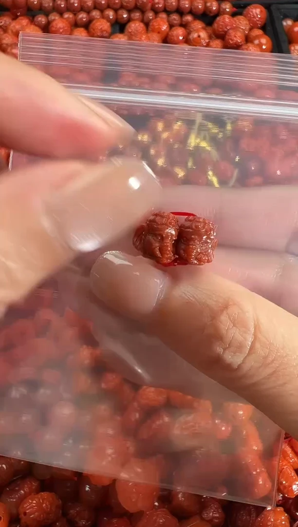 颈饰未镶嵌南红玛瑙1