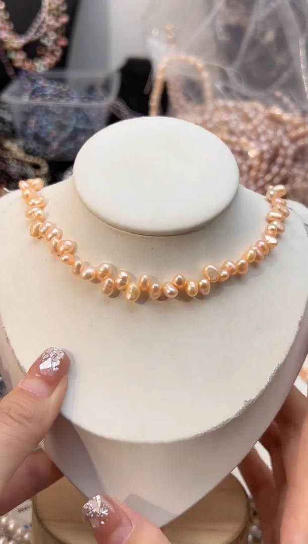 未镶嵌淡水珍珠福利花瓣*中国红（无核项链）