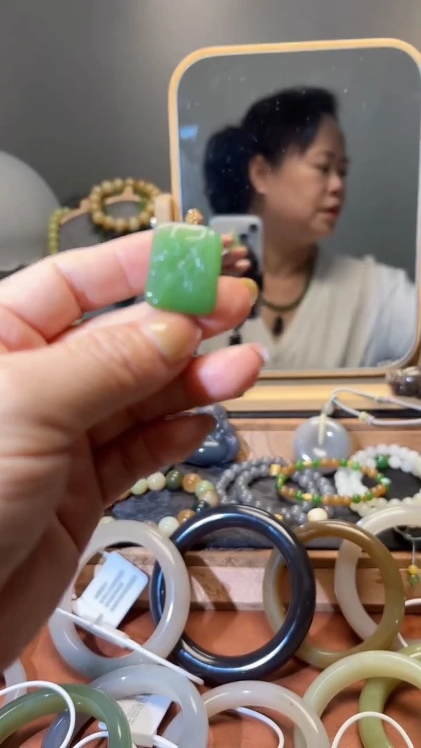 和田玉18K金镶嵌颈饰1