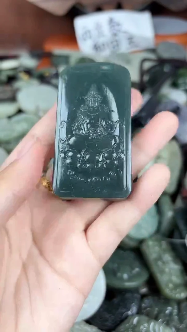 和田玉未镶嵌颈饰1