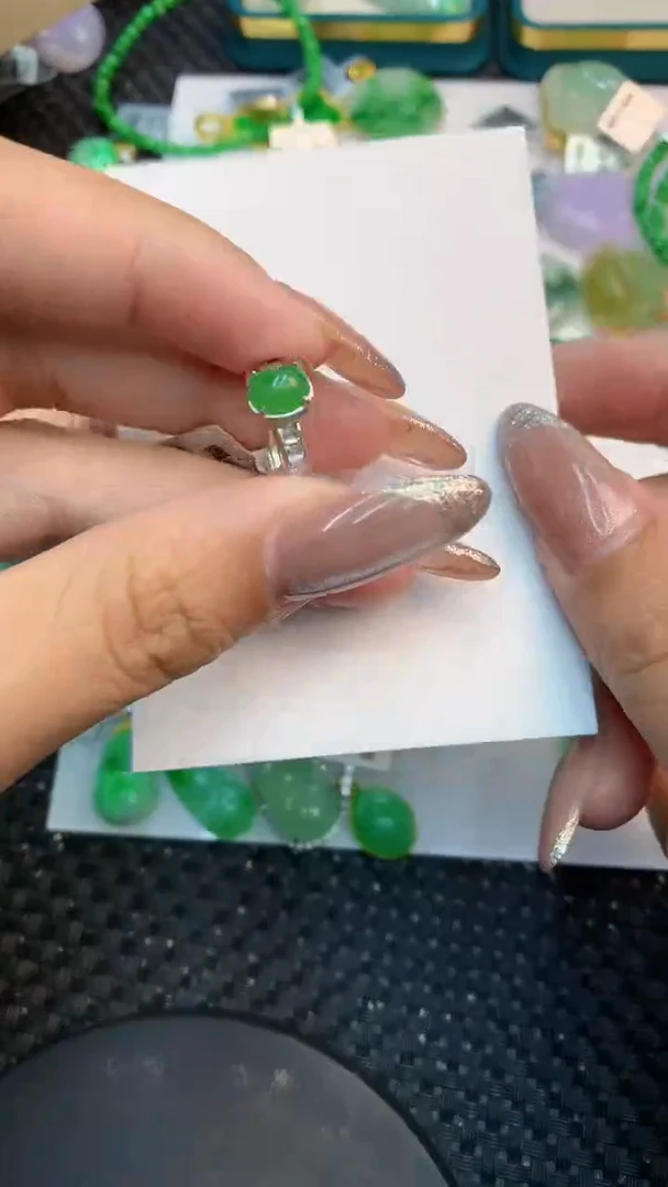 颈饰未镶嵌翡翠1