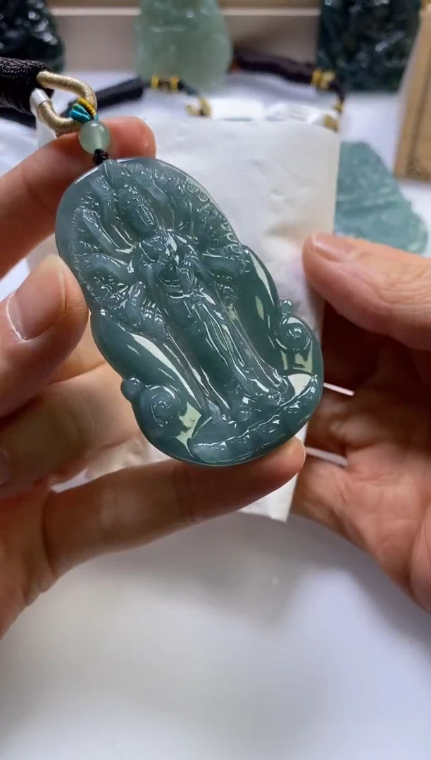 颈饰未镶嵌翡翠