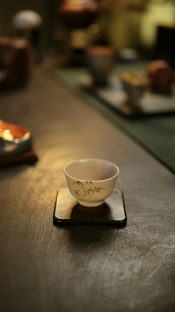 阿眠      云龙粉糯开片竹叶杯