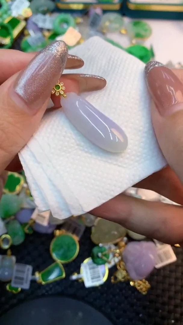 颈饰未镶嵌翡翠1