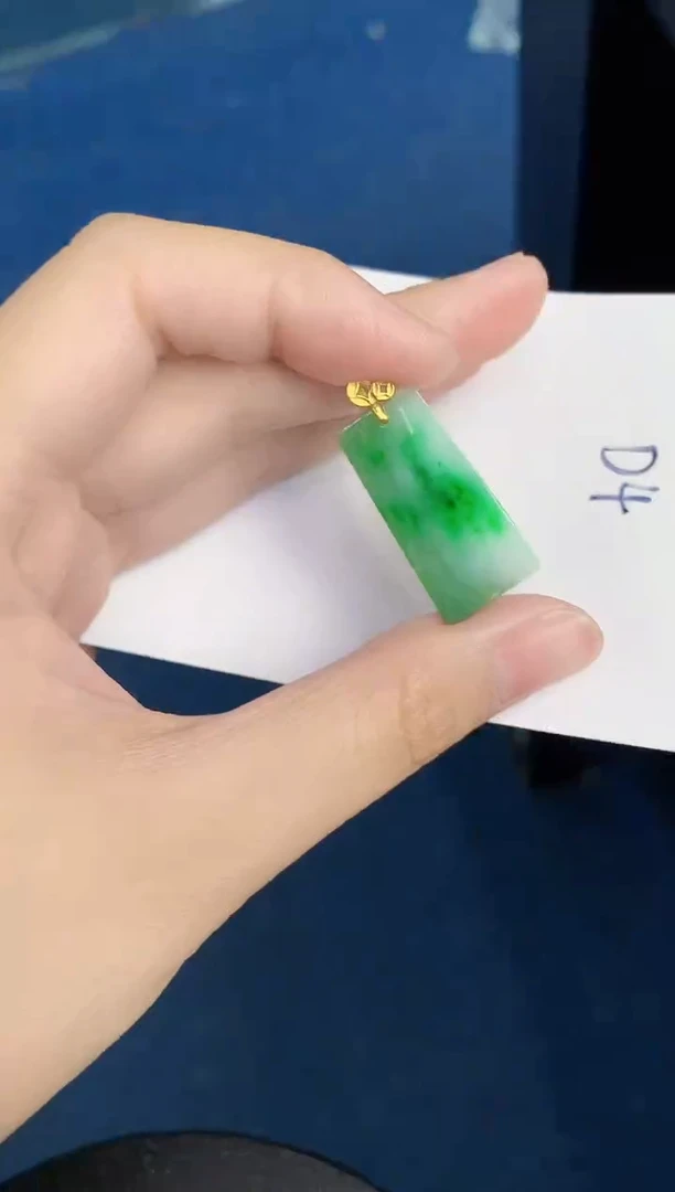 翡翠未镶嵌颈饰天然翡翠緬甸A貨